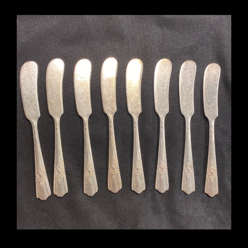 Harmony House Silver Plate Aa+ Vintage 1944 set of 8 place butter knives